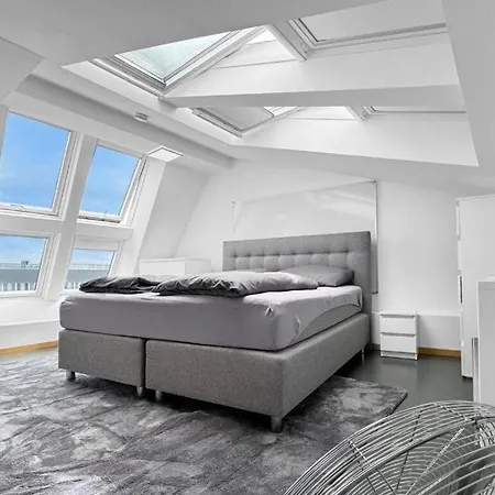 House With Big Garden, 5 Min To Allianz Arena *