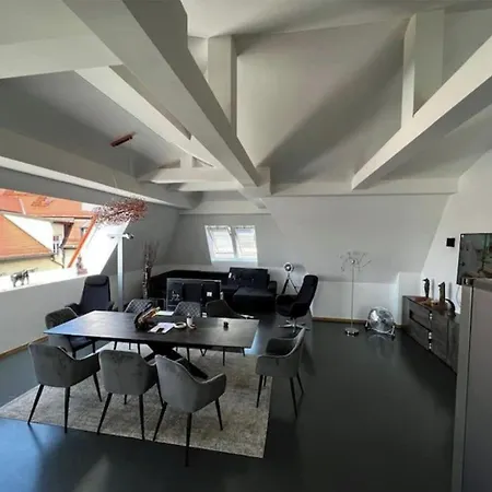 House With Big Garden, 5 Min To Allianz Arena شقة