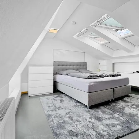 Apartman House With Big Garden, 5 Min To Allianz Arena